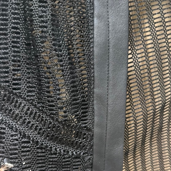 Gracia Black Blazer Sleek Suit Jacket - Picture 4 of 4